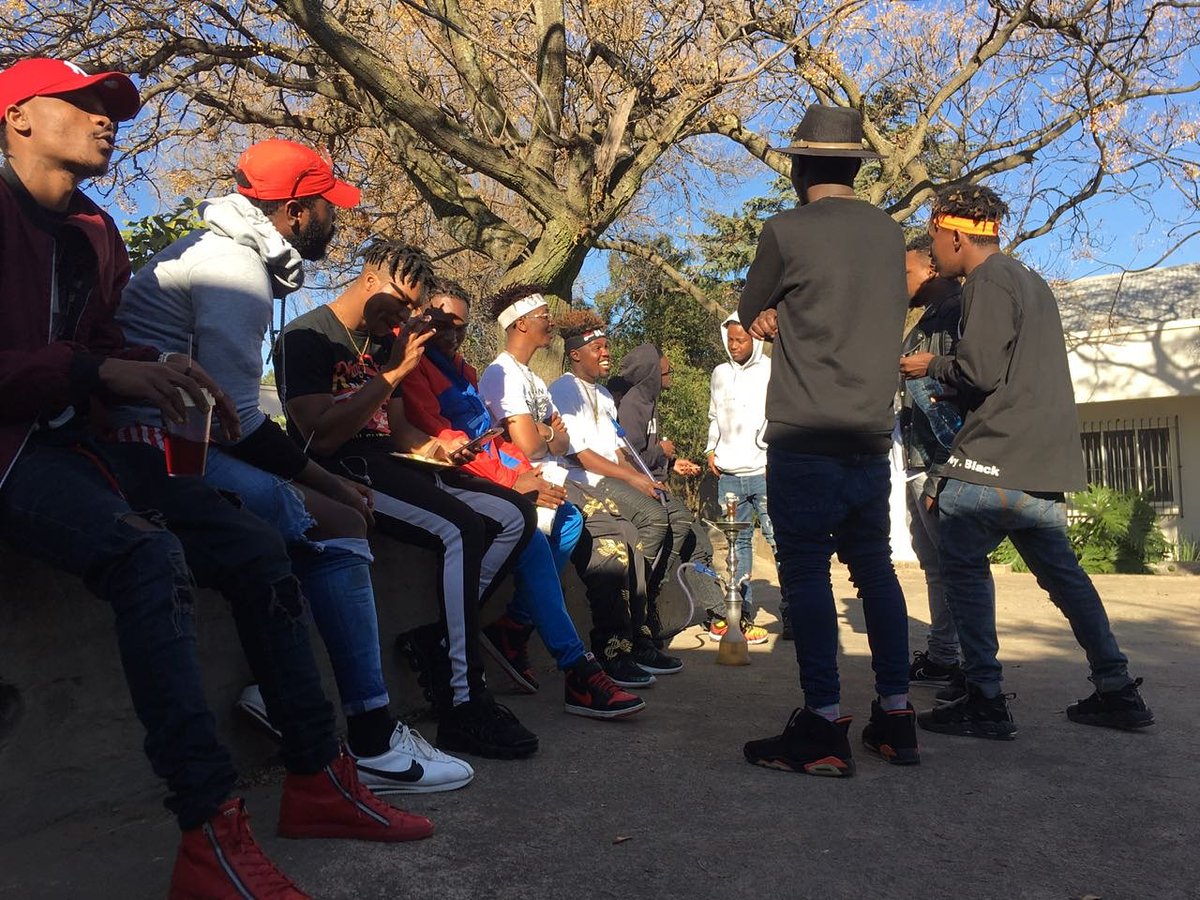 Mcdiba1's tweet photo. #kasianthem by @Sliqe Γ @only1makwa #intwanaYase6, @EmteeSA #mbuzi & @Marazamc #ispilion k'sazoba Lich la.....π₯ π₯ π₯ π₯ #NavyBlack https://t.co/1a2RqWiYoH