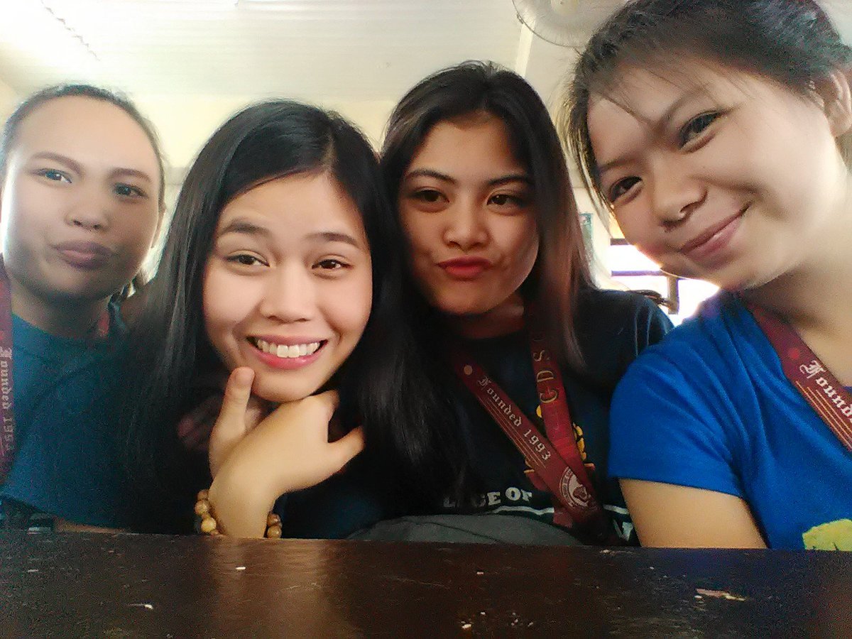sweetbalanon's tweet photo. The friends stay together love forever. 
Pero forever na nag paplastikan 🐠lang 
򐠽򖀽򖀠love yeah powerpop https://t.co/N9uL4NVDFu