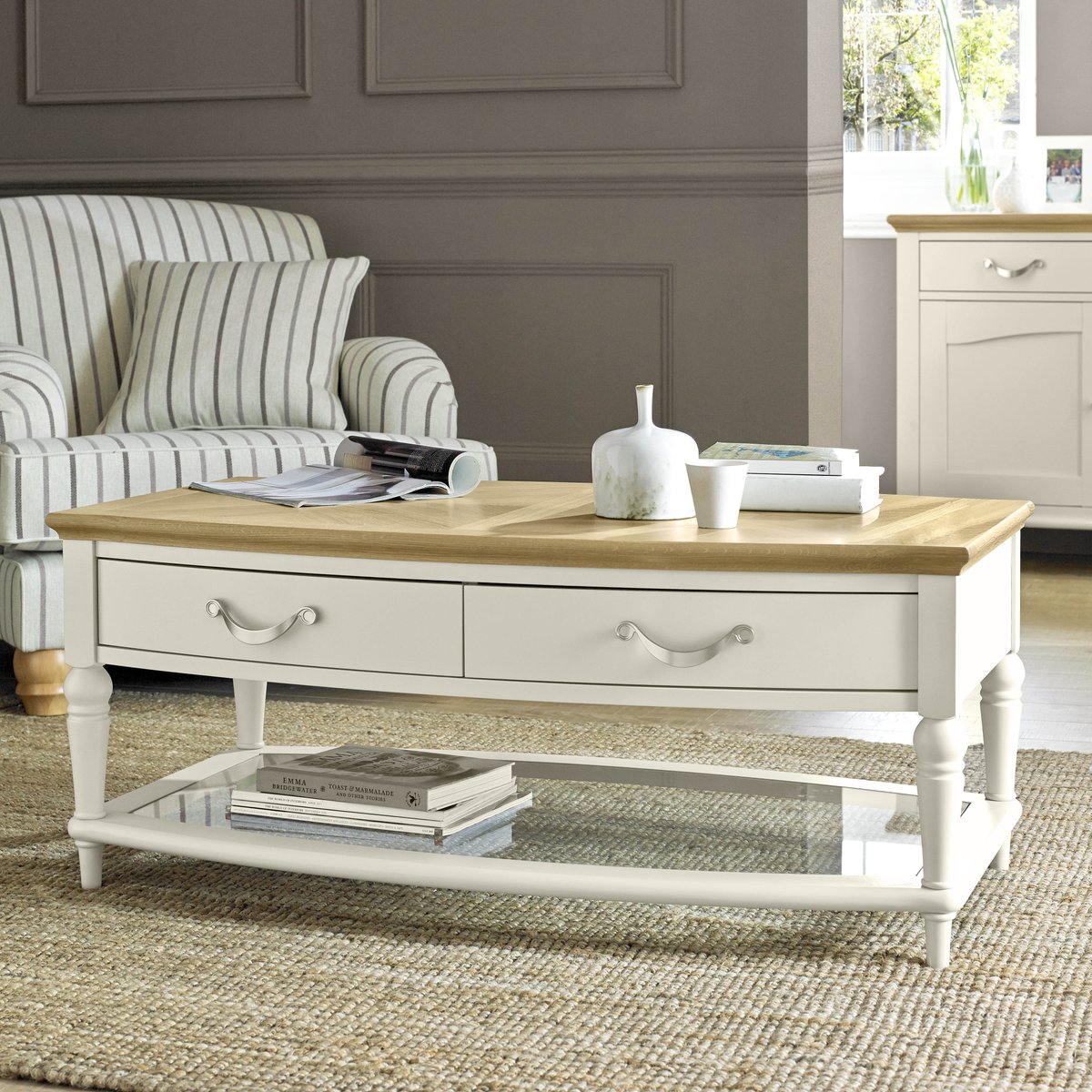 Simply_Furn's tweet photo. We love a classic piece of furniture with a modern home, it gives a great effect of the countryside in the busy city. #homeware #interior #SimplyFurniture https://t.co/jBUabM9i3X https://t.co/wnk65yPSpz
