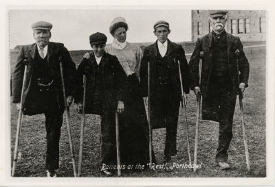 SwanUniArchives's tweet photo. We've got photographs throughout our collections but the biggest set is part of the South Wales Coalfield Collection. It includes over 4,000 images of the #coalfield industry & South Wales community life including strikes, recreation & the #SpanishCivil War #WorldPhotographyDay https://t.co/pWDGzgpT4e