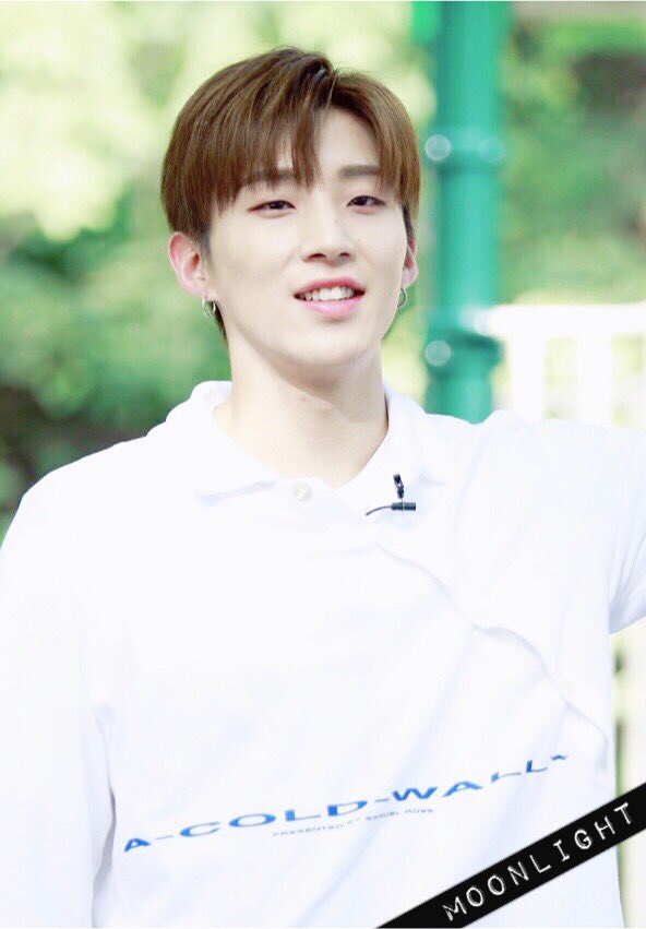 Moonlight950206's tweet photo. 오늘도 수고 많아쏘💕
#종업 #문종업 #종어비
@BAP_Jongup https://t.co/pBZ5pPyNLy