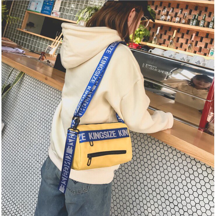 SonataLittle's tweet photo. 📌สินค้าพร้อมส่ง : กระเป๋าสะพาย LTS-02 : ราคาเพียง 95 ฿ หาก rt ทวิตนี้มีส่วนลดให้ 5 ฿ ค่า 💕หากสนใจเมนชั่นด้านใต้พร้อมสีที่ต้องการได้เลยค่ะ มีอย่างละสีน้า (แดง,ดำ,เขียว,เหลือง) #ลิตเติ้ลขายของ #ตลาดนัดรวมด้อม #ตลาดนัดรวมด้อมSS2 https://t.co/nDyT6JWGBR