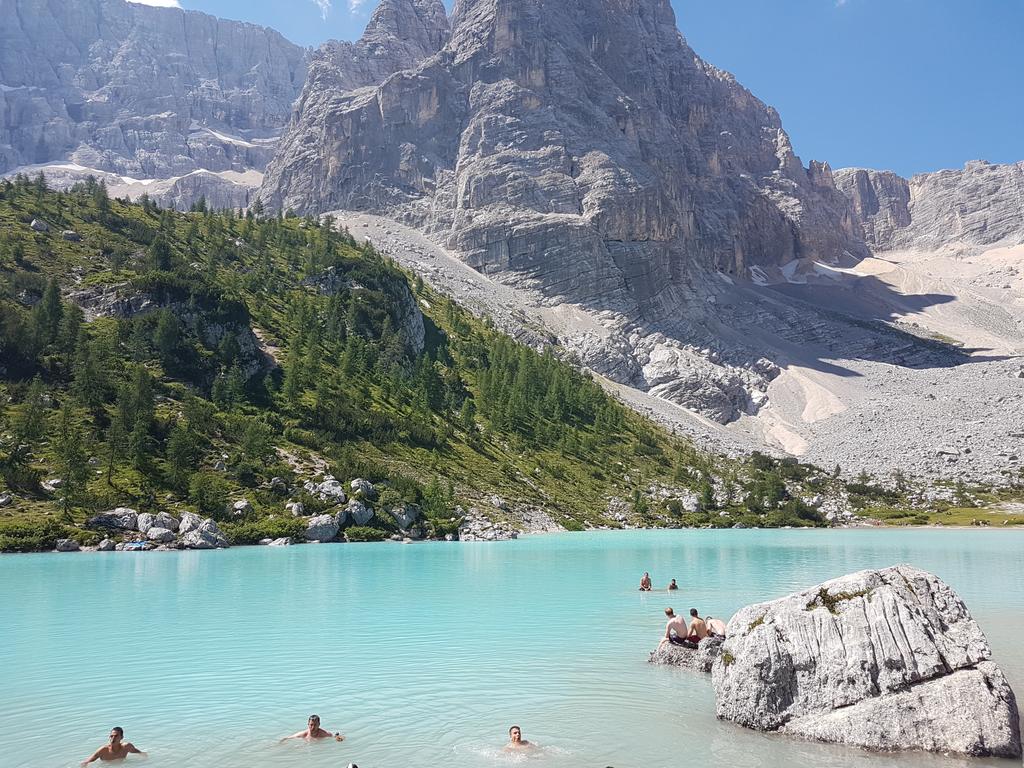 CastelRaid36's tweet image. Les étapes favorites d'Abdelkader 🏆 
- le lac de Sorapis 🇮🇹
- les chutes de Kravice 🇧🇦
- les cascades de Pericnik 🇸🇮
- la routes des Carpates 🇹🇩