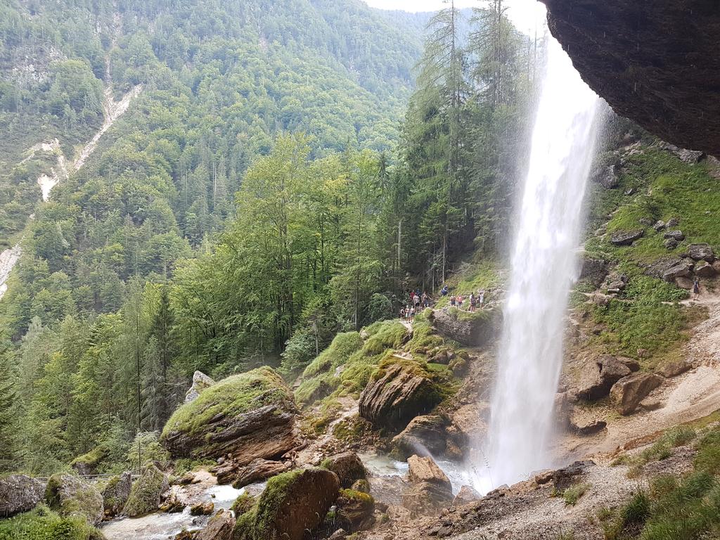 CastelRaid36's tweet image. Les étapes favorites d'Abdelkader 🏆 
- le lac de Sorapis 🇮🇹
- les chutes de Kravice 🇧🇦
- les cascades de Pericnik 🇸🇮
- la routes des Carpates 🇹🇩