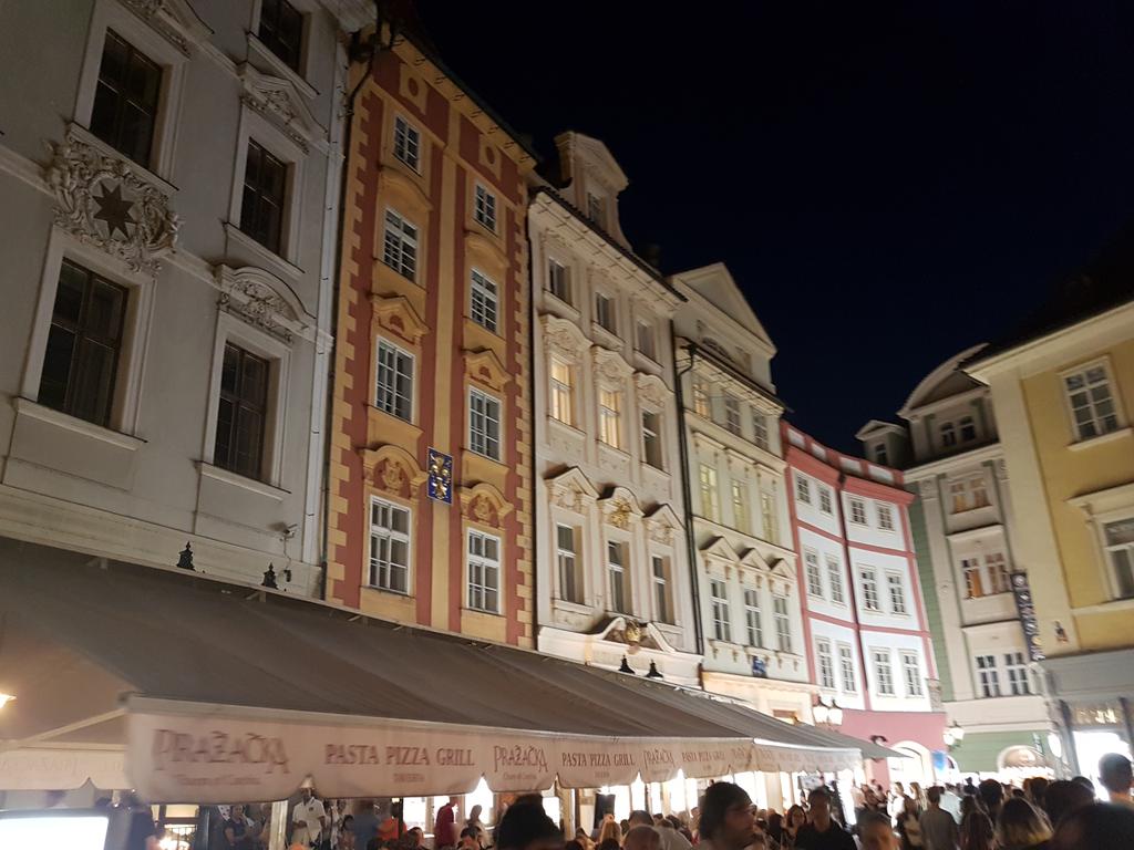 CastelRaid36's tweet image. Les étapes favorites de Quentin 🏆: 
- le lac de Sorapis 🇮🇹
- Prague 🇨🇿
- Venise 🇮🇹
- Meteora 🇬🇷