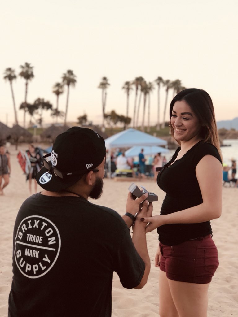 mellamonicko's tweet photo. SHE SAID YES!!💚👫💍 https://t.co/OQbjVcoRfc