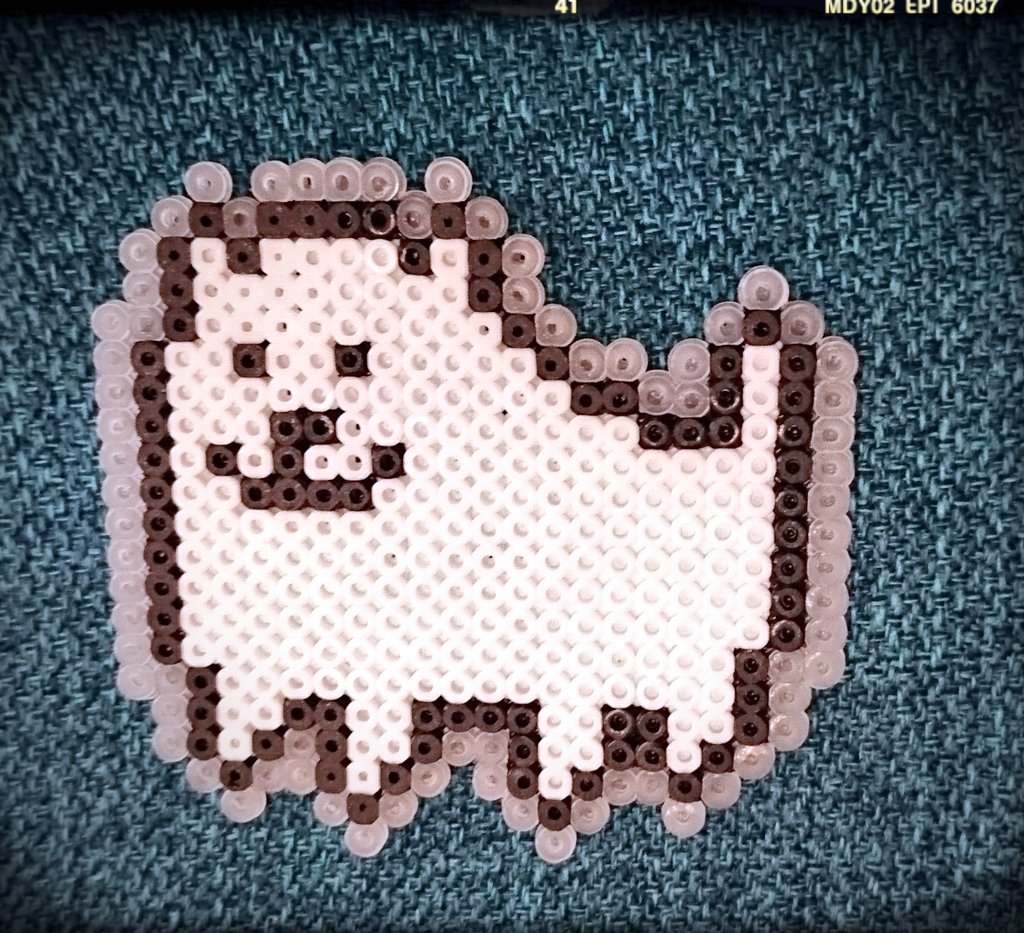 Twitter இல まる 久しぶりのアイロンビーズ Switchでもうすぐ遊べるアンダーテールのあの犬 アンダーテール Undertale 犬 Annoyingdog うざい犬 アイロンビーズ ドット絵 Pixelart ナノビーズ Nintendoswitch T Co Lafcsewkhg