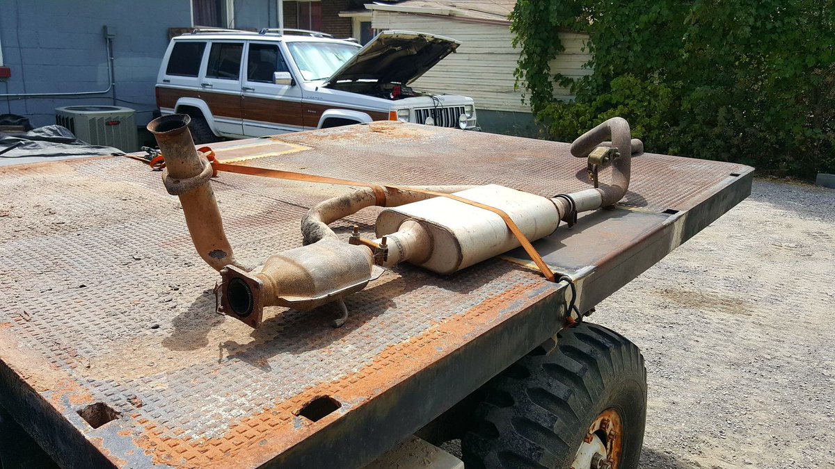 JasonRestore's tweet photo. 1. Exhaust pipe for the 88 cherokee.
2. First layer of self etching primer is on the quarter.
3. FINALLY got the crank fold off the 48 Dodge

Detail on the blog: https://t.co/F2r93sPWaC
#carrepair #carrestoration #classiccar #vintagear #jeepcherokee #jeeplife #1948dodge https://t.co/FLWMWyvoyD