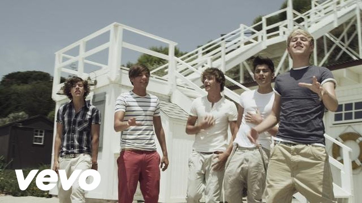 LJ_comounG's tweet image. 7 años de este gran T E M A Z O
7 años del video de los chicos en la playa♡
7 años y el video todavía no llega a 1billon, sad :(

 #7YearsOfWMYB