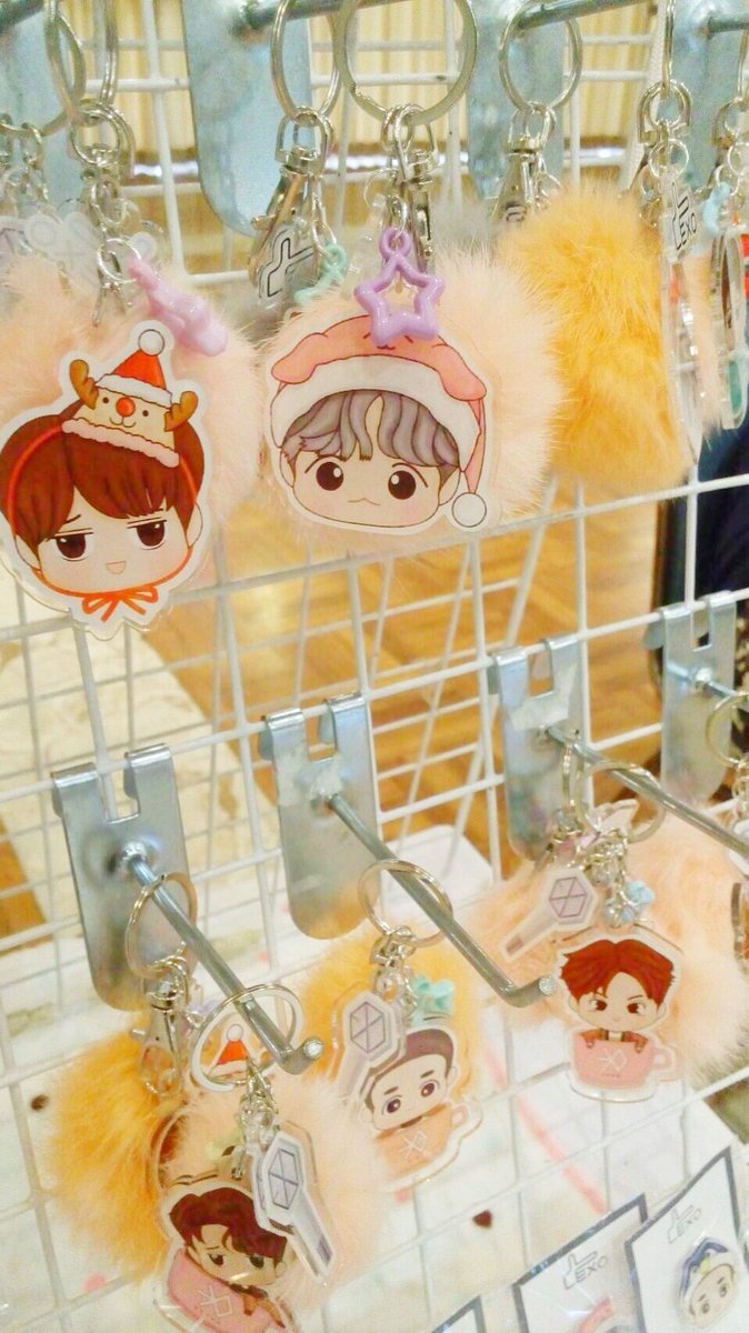 idolmylovelove's tweet photo. #SMTownFair   ร้านเราวันนี้ที่ตลาดนัด SM TOWN จ้า มาชอปมาดูโคฟกันนะ https://t.co/g601rjMEhY
