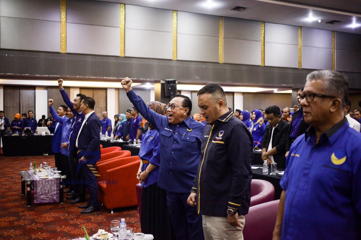 kabarestorasi's tweet photo. Hadir dalam acara tersebut kakak @adityawilly ketua DPP Partai NasDem. 
Dalam materi yang disampaikan kakak Willy pada pertemuan bacaleg lalu, Jangan pernah takut berkompetisi. 
@Official_NasDem @pranandapaloh @taufikbasari @martinmanurung https://t.co/hJQ9ABRu2G