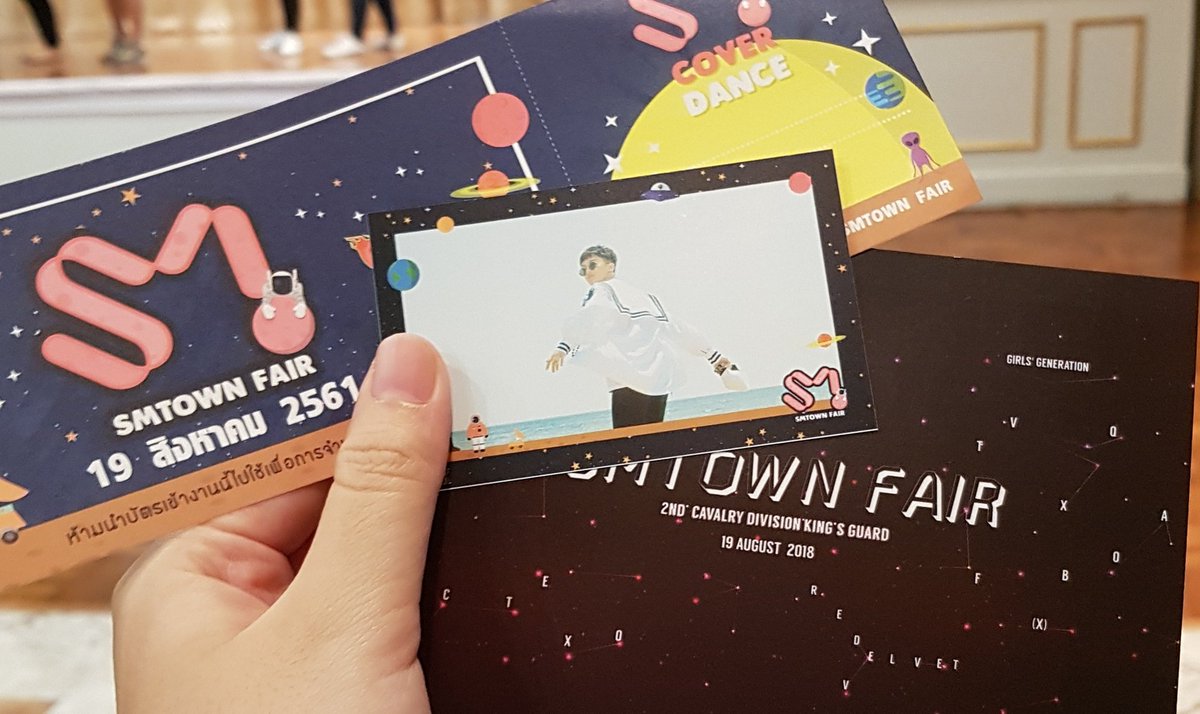 525x99's tweet photo. มัคคึ #SMTownFair https://t.co/wplZy2xPG5