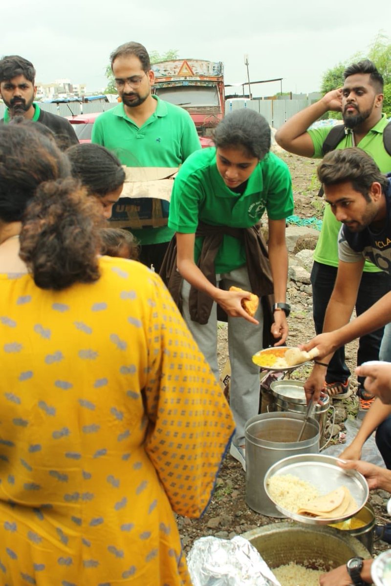madrazbiryani's tweet photo. Madraz Biryani is honoured and proud to be part of this initiative by the Robin Hood Army Pune to serve food to the needy. It is super motivating is to see youngsters and elderly joining together to drive this initiative. https://t.co/jPm8iiskPF https://t.co/NfCqIh8Krc
