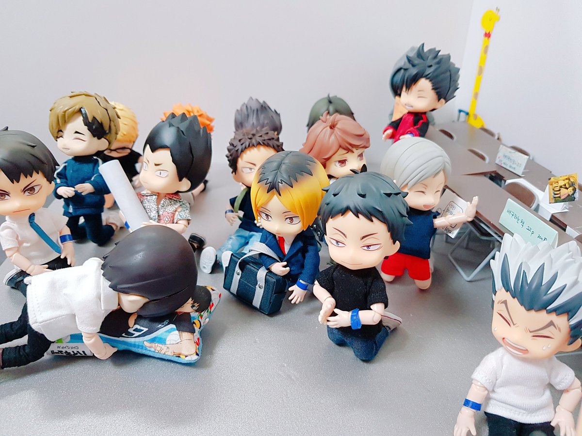 hbdtobio09's tweet photo. "혹시라도.... 저 외에 또 입찰할 사람은 없겠죠."
"(조용)"

"그러면...스가카게 등신대는 3천엔에 미야기핵주먹님에게 낙찰되었습니다."
"감사합니다! 본인처럼 소중히 아낄게요!" https://t.co/OBeIuuxHY5