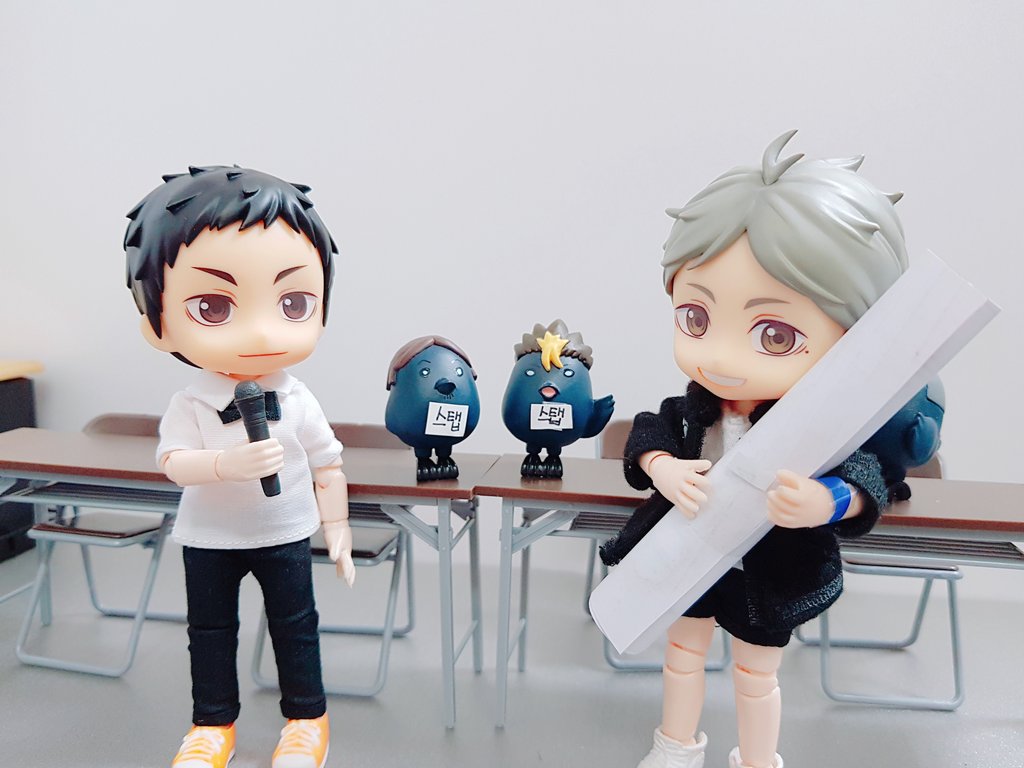 hbdtobio09's tweet photo. "혹시라도.... 저 외에 또 입찰할 사람은 없겠죠."
"(조용)"

"그러면...스가카게 등신대는 3천엔에 미야기핵주먹님에게 낙찰되었습니다."
"감사합니다! 본인처럼 소중히 아낄게요!" https://t.co/OBeIuuxHY5