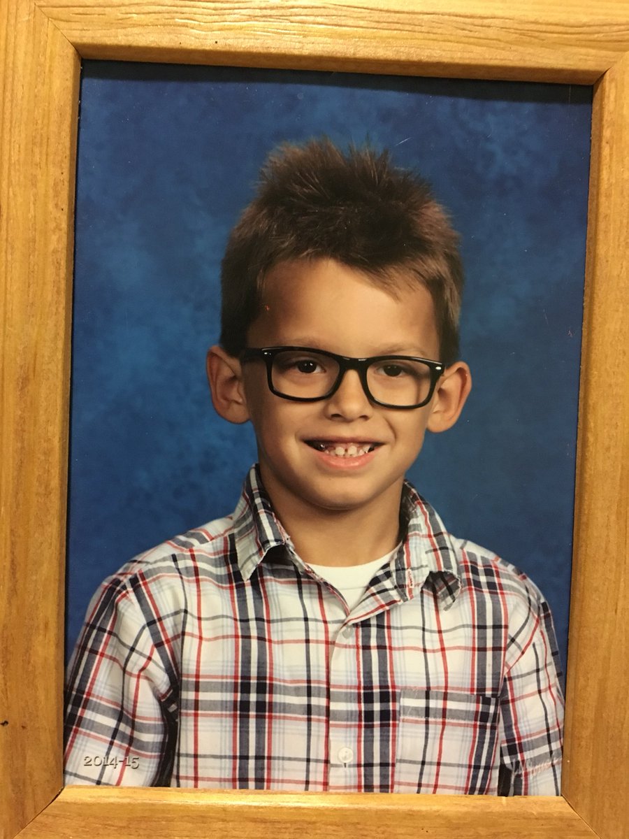 tmurph2213's tweet photo. Found this kids picture at goodwill. Bought it for 29 cents. Letβs find this kid for real and connect us with him. Twitter do your thing. #findgordon https://t.co/lr3Ts8tKjF