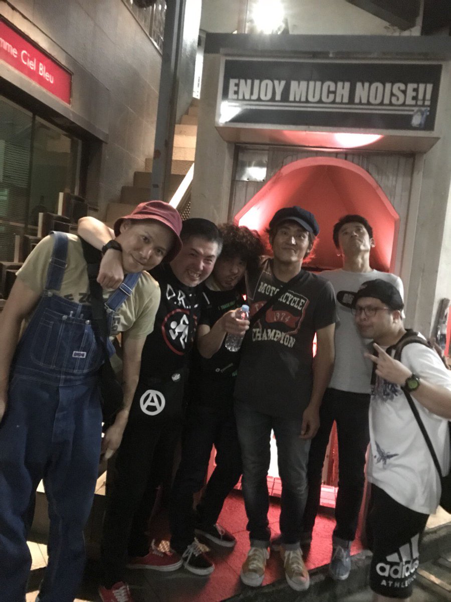 So Cho Pistons En Twitter 昨夜の高知カオティックノイズ 素晴らしいイベントで高知パンクスとミスター高知パンクス井上氏に感謝ですm M 最高のテンションでライブさせて頂きました 年内にまたカオティックノイズに行くやも 必ず帰ってくるぜ