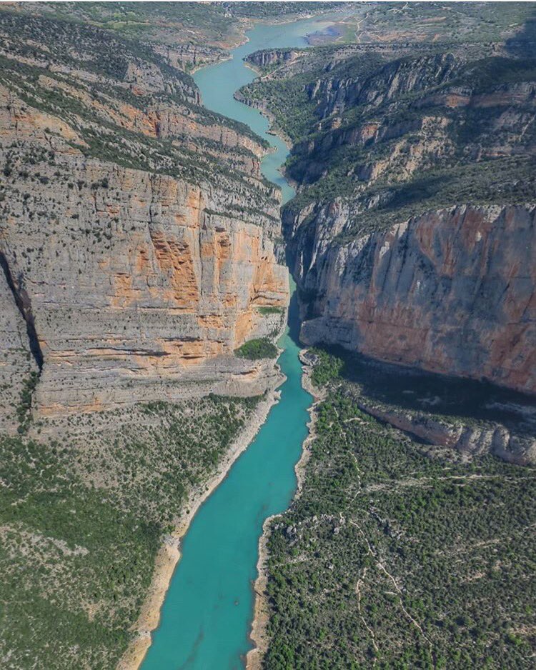 Fil 👇👇👇👇
Enguany és un any fantàstic per visitar el congost de #montrebei: el pantà de #canyelles és pràcticament gairebé ple!