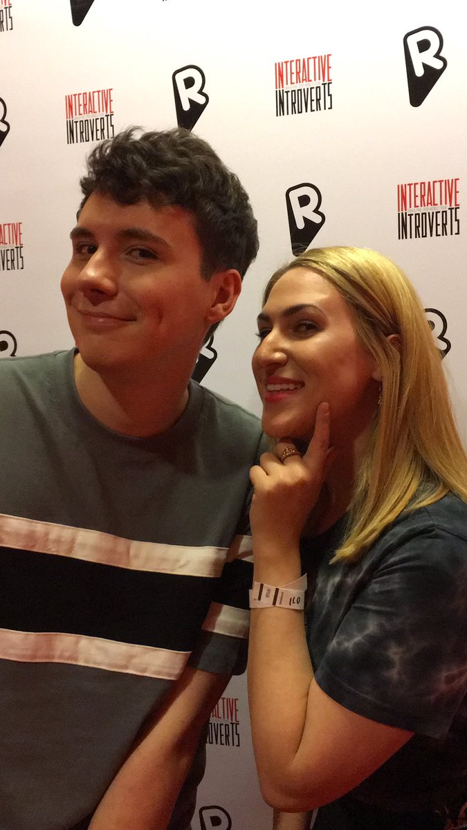 techkidsix's tweet photo. Met my sad dimple twin #interactiveintroverts #interactiveintrovertstour #interactiveintrovertsmelbourne #danandphil #danandphiltour https://t.co/PZ1T9lIQG4