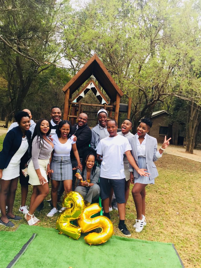 MelloLesedi's tweet photo. It's @petunia_ss s 25th birthday celebration...When they talk of the weekend being lit🔥🔥... #WeekendShandis https://t.co/mYzvR3mNEF