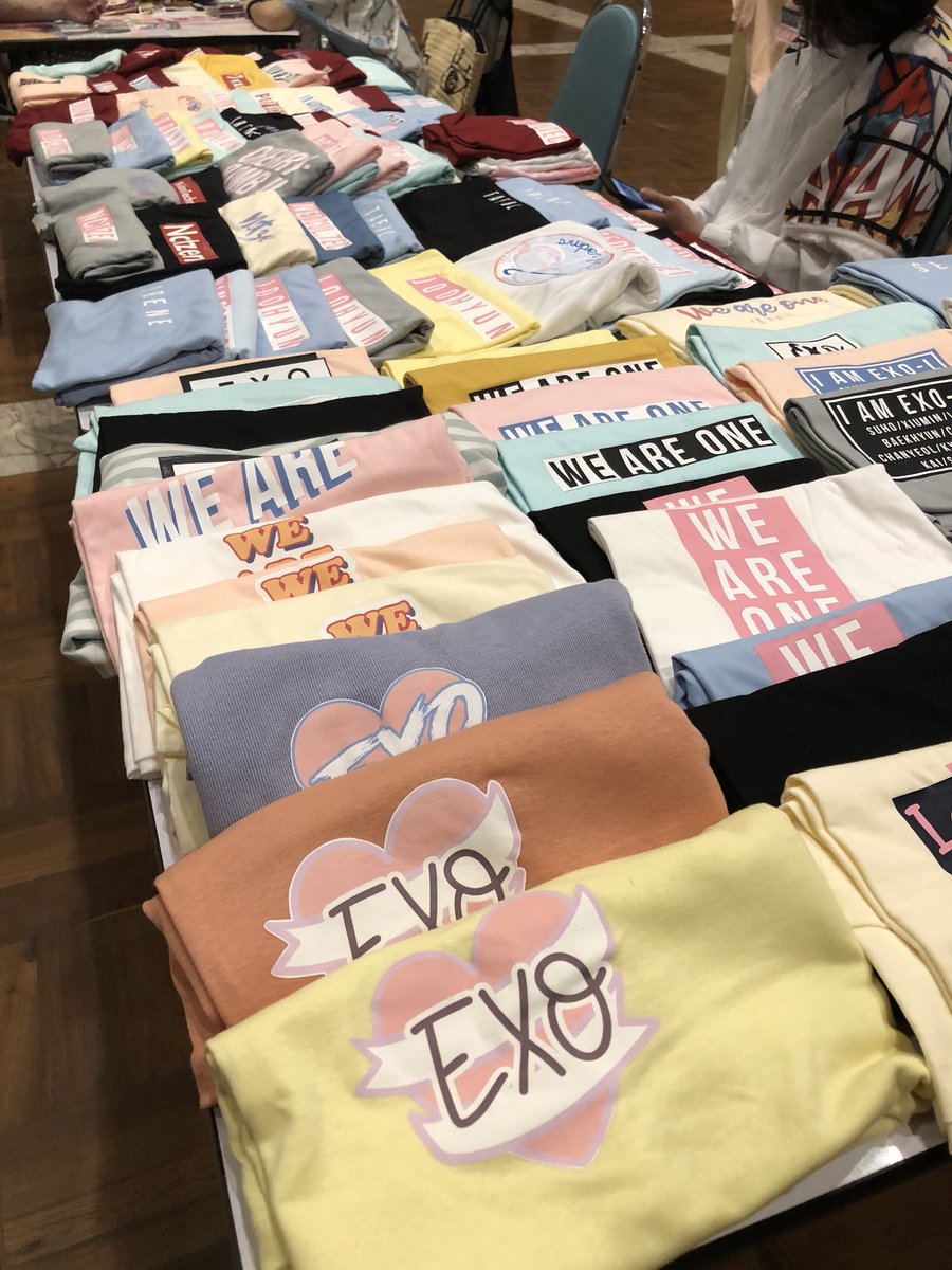 SMtownFair's tweet photo. ร��าน crabbiiee shop @jann_chm137  นำเสื้อสกรีนสีน่ารักๆ มาจำหน่ายเพียบเลย นำมาทุกไซส์ ราคาตัวละ200บาทเท่านั้นนนนนนนน #smtownfair #ตลาดนัดsmtown https://t.co/kiKJa4ilmC