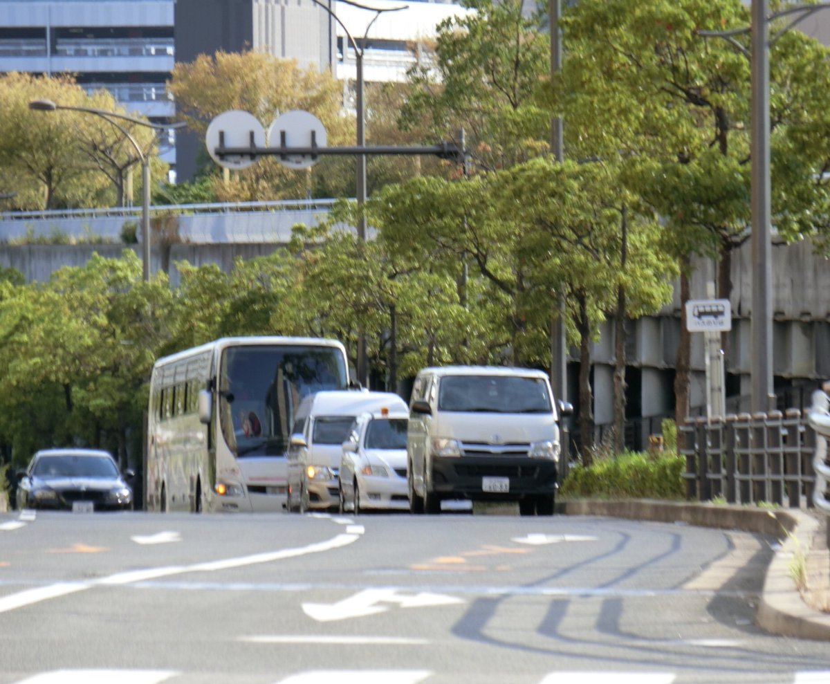 ｕｓｊのツボ ｕｓｊで出会った心温まる物語 A Twitter サマソニ大阪 サマソニのシャトルバス乗り場は ポートホテルの反対車線付近の公道です 沢山の係員がいるので すぐにわかります 昔は 桜島駅付近に空き地を借りて多くのバスが停まっていましたが 今回