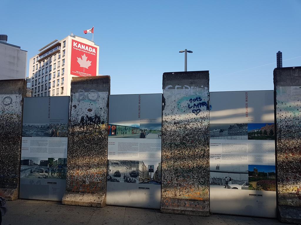 CastelRaid36's tweet image. Jour 19-20 : République Tchèque 🇨🇿 Allemagne 🇩🇪
Après avoir passé la soirée à Prague, nous y sommes retourné le lendemain matin pour observer la ville de jour. Nous avons ensuite filé à Dresden en Allemagne, puis à la capitale, lieu des derniers vestiges du mur de Berlin.