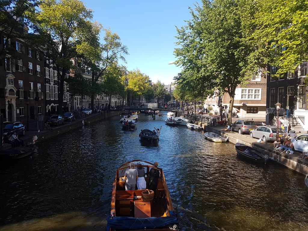 CastelRaid36's tweet image. Jour 21 : Pays Bas 🇳🇱
Après beaucoup de routes, nous avons décidé de commencer la visite du Pays Bas avec Rotterdam et son port mondialement connue. Nous nous sommes ensuite directement dirigé vers Amsterdam où nous y avons passé toute l'après midi et soirée.