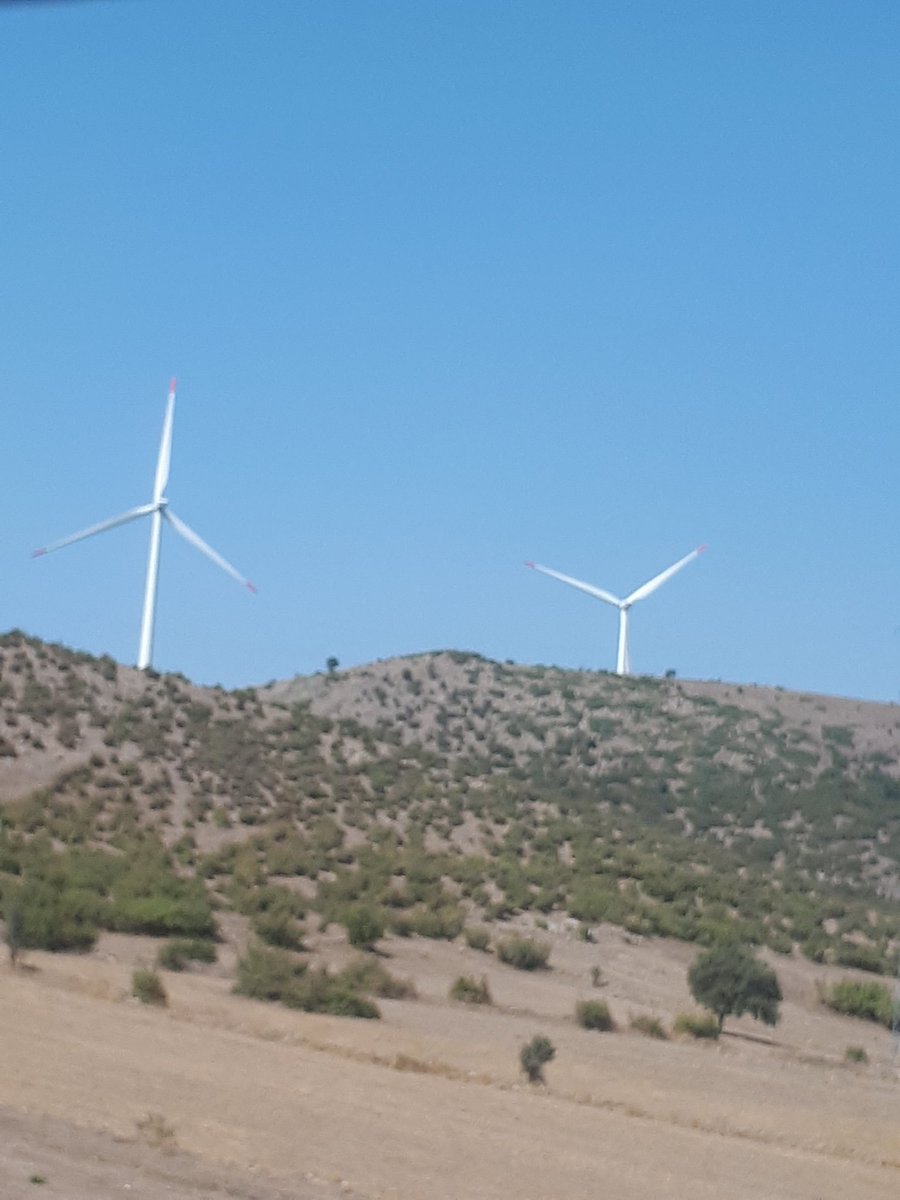 semraalkan_'s tweet image. Yenilenebilir Enerji (#windprojects) en minimum derecede doğaya zarar veriyor, tasarruf imkanı da sağlıyor...  Enerjide dışa bağımlılık oranımızın minimuma inmesi hepimizin faydasinadir...