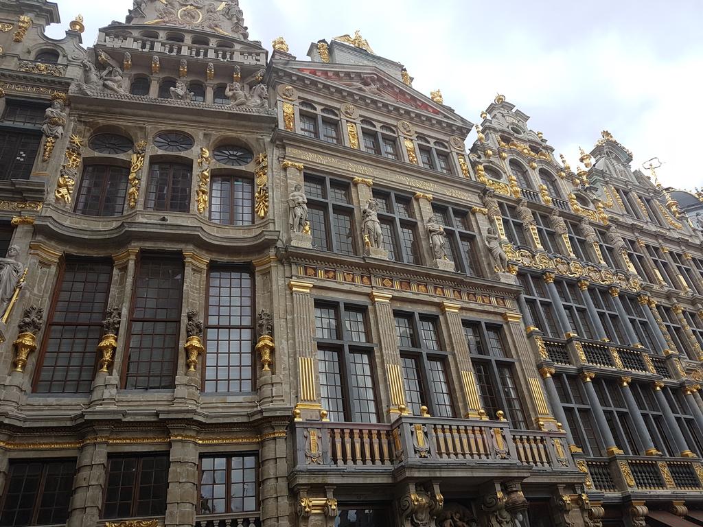 CastelRaid36's tweet image. Jour 22 : Belgique 🇧🇪
Ayant des heures d'arrivée en France à respecter pour notre dernier jour, nous sommes arrivés à Bruxelle en début d'après midi pour pouvoir profiter un maximum de la ville. La capitale est vivante avec une architecture magnifique et très atypique.