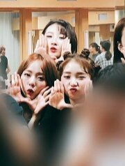 lowqyeojin's tweet photo. 180819 ot12 pics backstage ♡

○° ctto 

#LOONA #이달의소녀 #여진 #Yeojin https://t.co/s8umxPbA9Z