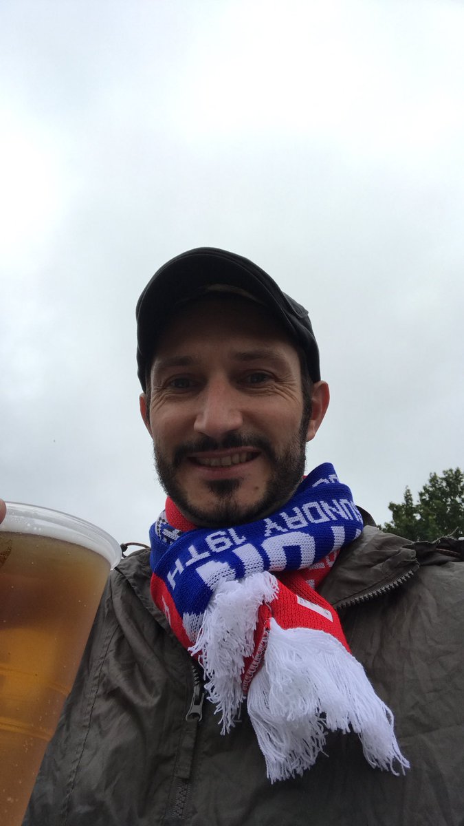 Literally the only game of the season a half and half scarf is acceptable #BRIMUN