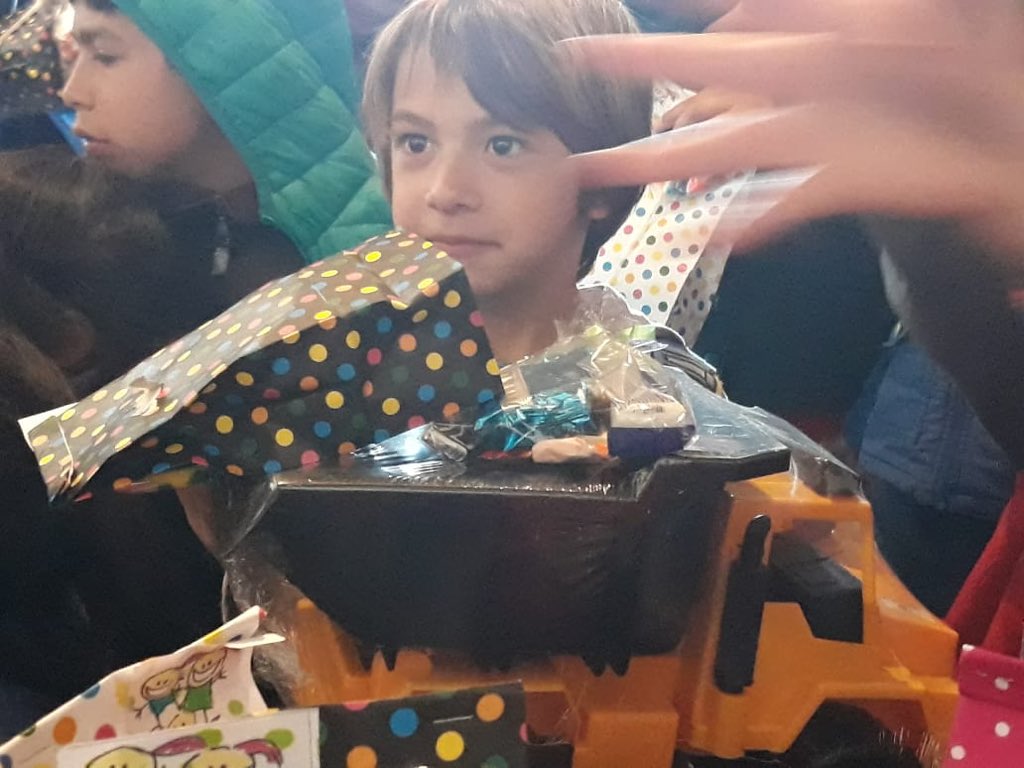 mincarelli_juan's tweet photo. #Berisso Ante está difícil situación económica, nosotros creemos que los pibes no tienen la culpa: Portan el Derecho a ser Felices! Logramos hoy sonrisas 😃y momentos de alegría 🎉Gracias Tod@s los que nos ayudaron para ayudar. Seguimos. @minsaurralde @fernandogray @fotermin https://t.co/E3JvmHUMJi