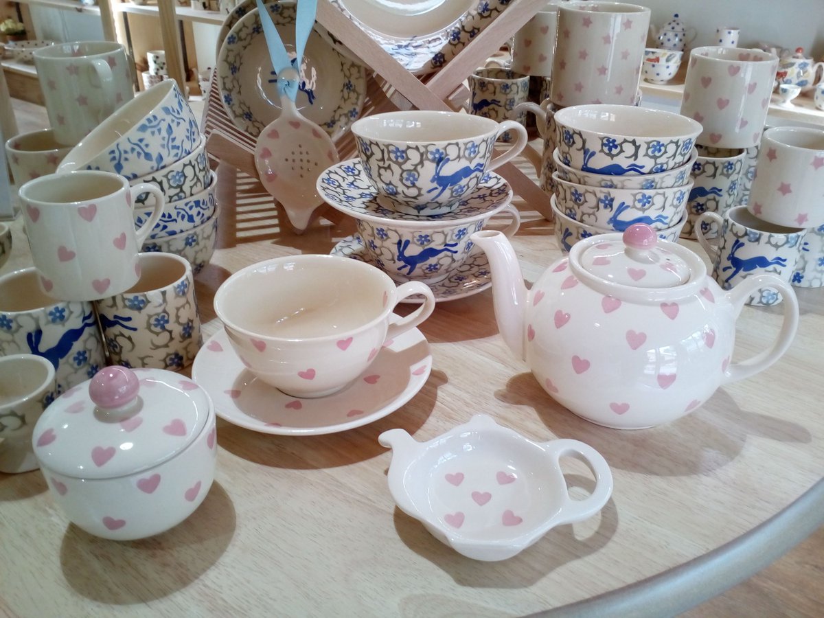 We would like to finish the week with our fabulous pottery and showcase one of our tea ranges to celebrate #nationalafternoonteaweek A taste of something truly perfect for your morning breakfast or afternoon tea #peregrinepottery #sotpottery #handmadestokeontrent #trenthamgardens