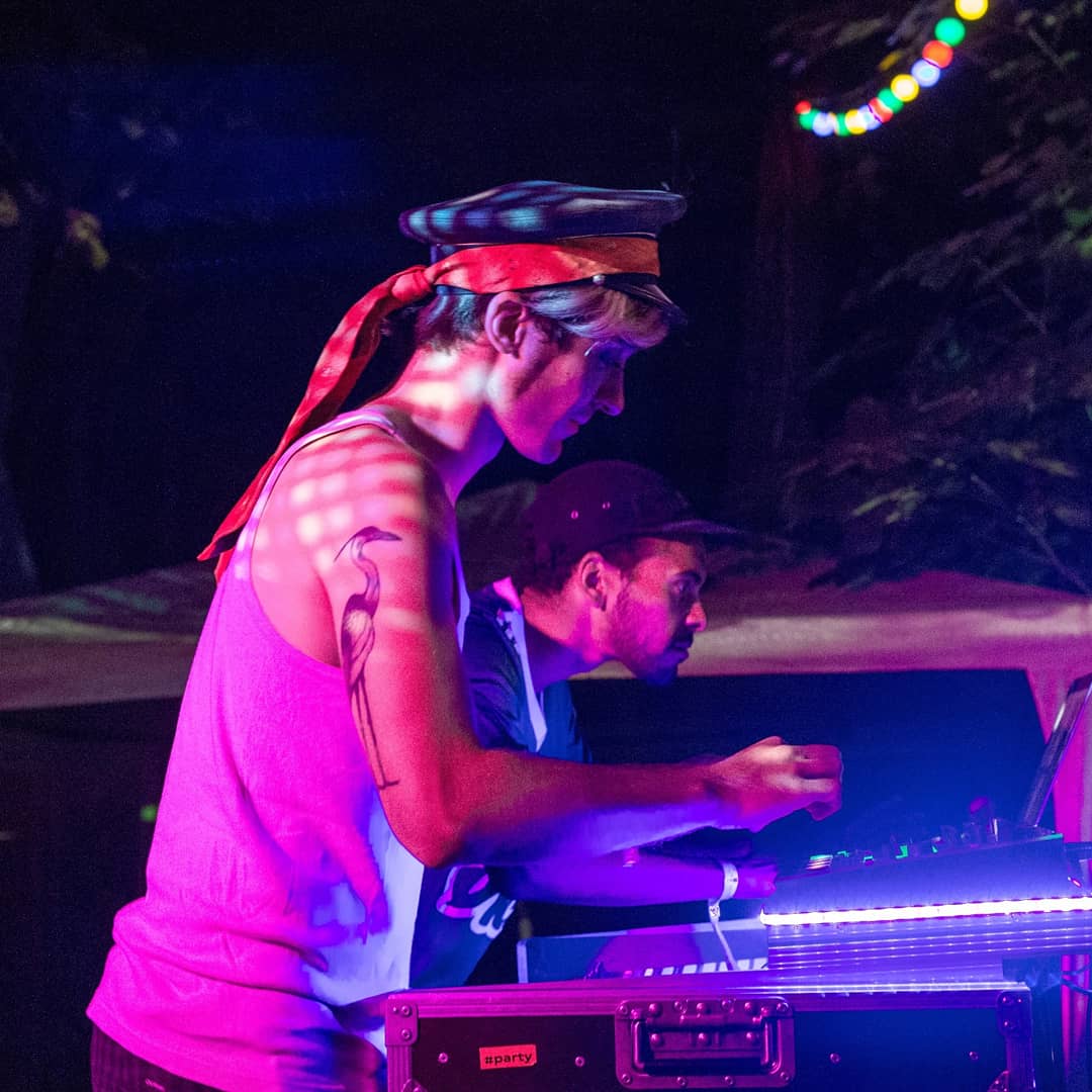 leolenvers's tweet photo. DJ Set / TR8 sur la NO CDJ HERE de @fauchage avec @AnthonyAlimeck aka Reflex Man au #chateauperché
📸 @piaribstein
—————————————————
#music #live #techno #electro #lnvr #reflexman #mix #party #allnight #colors #lnvr #chateauperché #nocdjhere #fauchagecollectif #dj https://t.co/2JgqO0TPSo