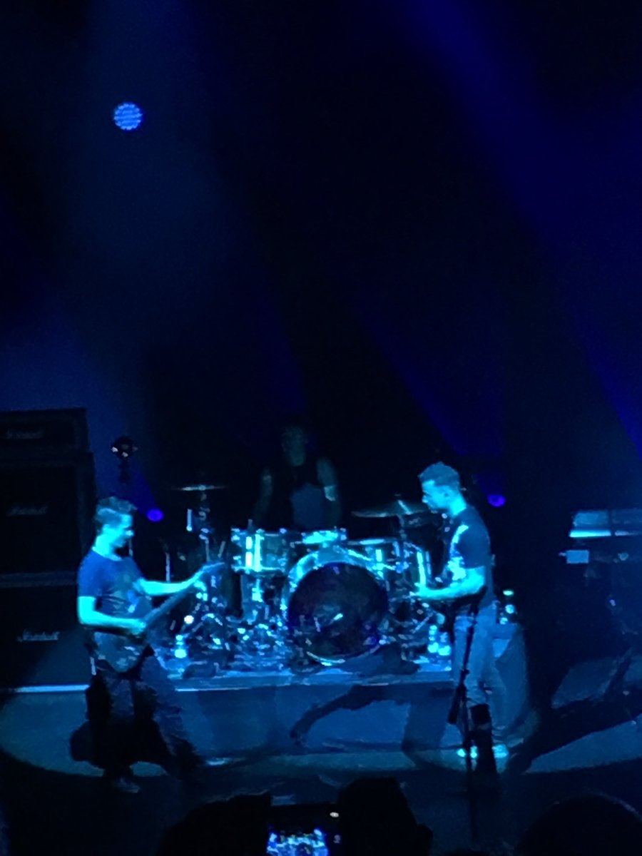 your_ph0bia's tweet photo. one year since sbe gig & it still seems unreal…
definitely the best day of my life #musebyrequest 🖤 https://t.co/oGI7EmkrgR