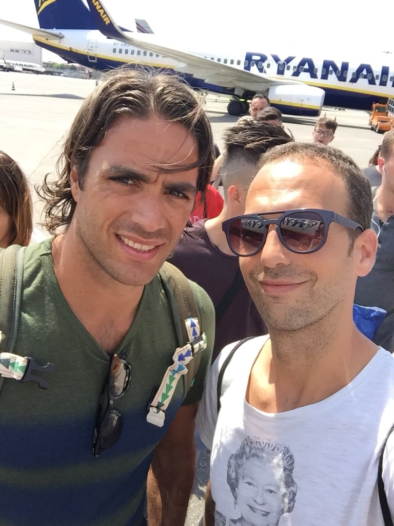 Gabrini84's tweet photo. @Ale_Matri @juventusfc Auguri #MitraMatri!!! 🎉⚪️⚫️ https://t.co/HlVJ3xt0ka