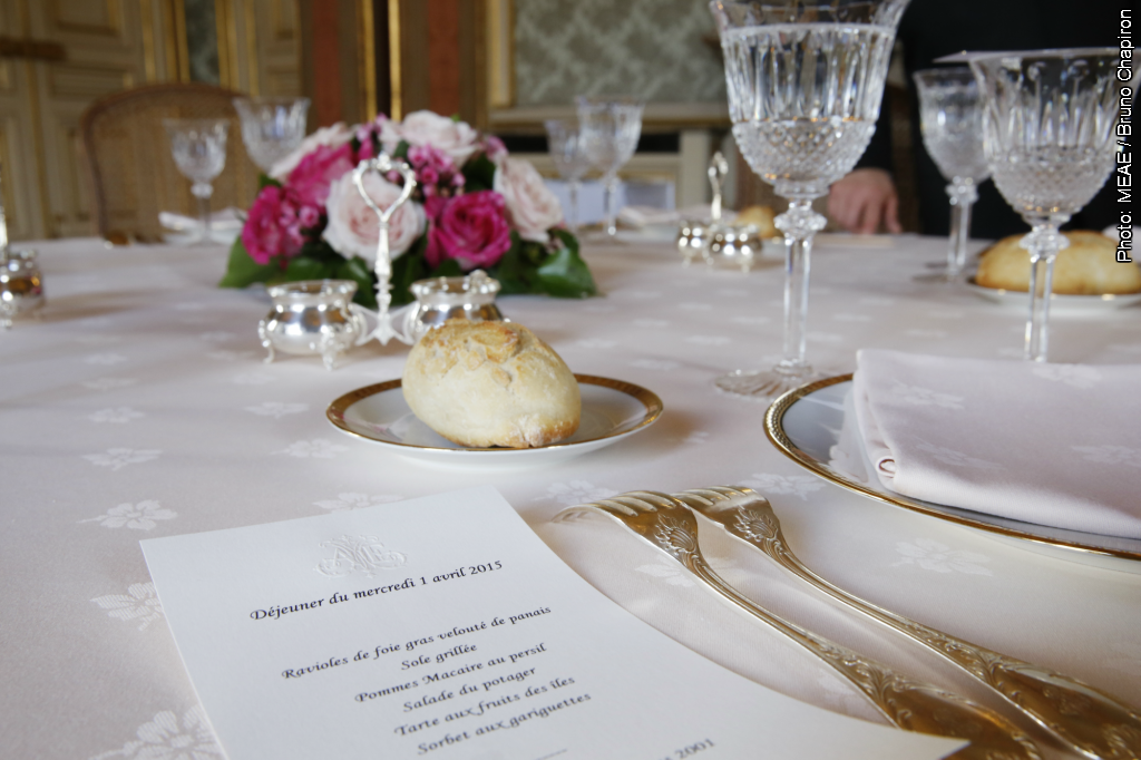 francediplo_EN's tweet photo. #Get2KnowFrance: Good food is a way of life in 🇫🇷France. What's the one dish you want to try during your visit to France? 😋 https://t.co/VlsLJOMNLx https://t.co/PNba0pZtG1