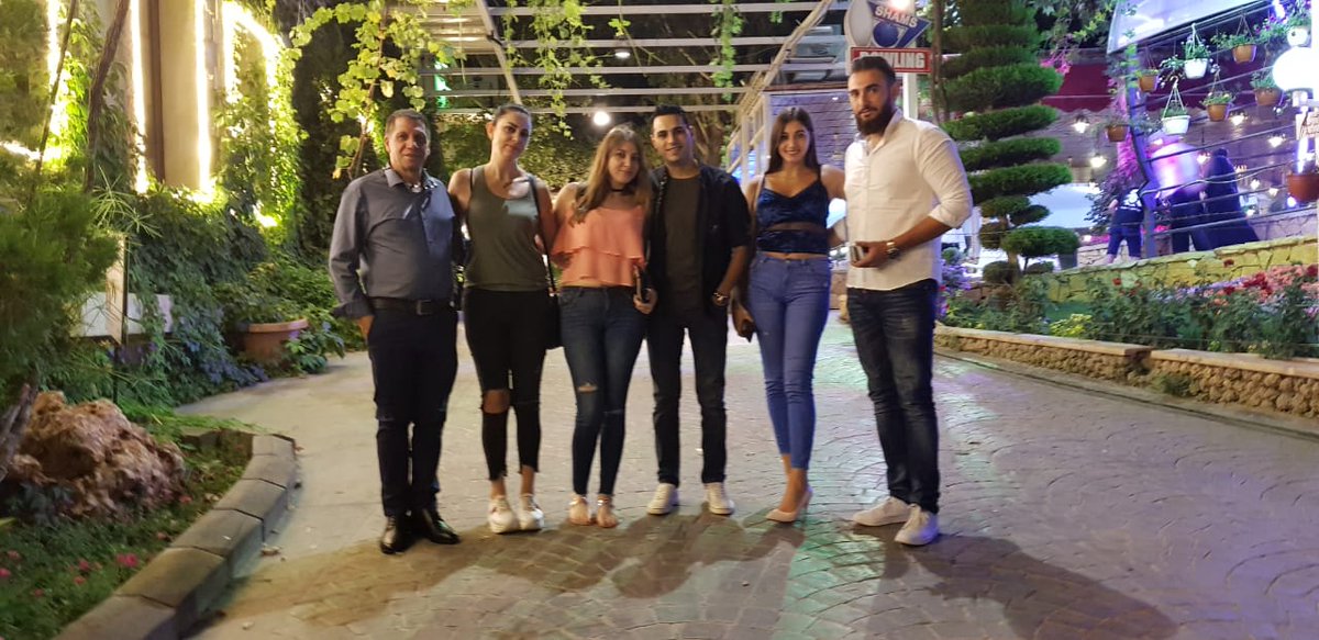 zd_silvana's tweet photo. Life in one picture.❤❤ I love you all ❤
 #PerfectCompany #Family #Blessed #Love #Thankful #Life https://t.co/9TcJjBazd4