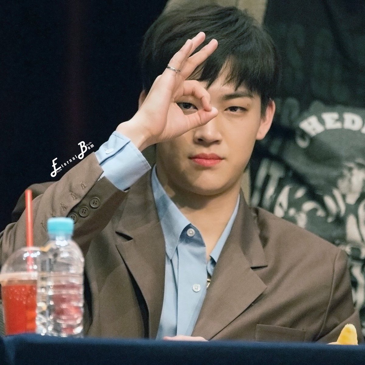 phanaqvv's tweet photo. พี่เขานำเทรนมาตั้งนานแล้ว นี่!!!!2มือด้วย เก๋าอ่ะ 555555555555555555555 https://t.co/AoO3z2RAv4