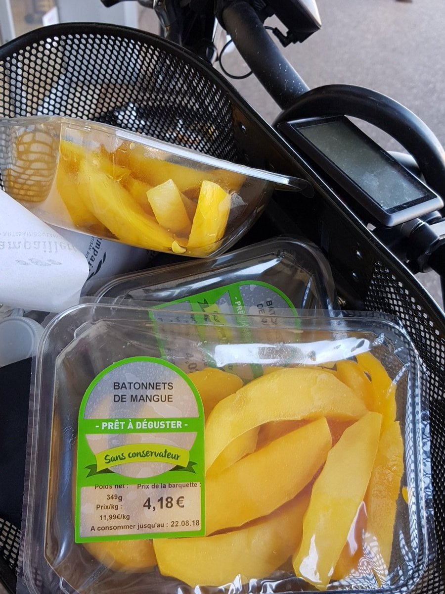 BikeGaga's tweet image. #dimanche grosse envie de mangues ! On ne peut plus simple de s'arrêter sur son parcours #2mn avec la #solutionvelo