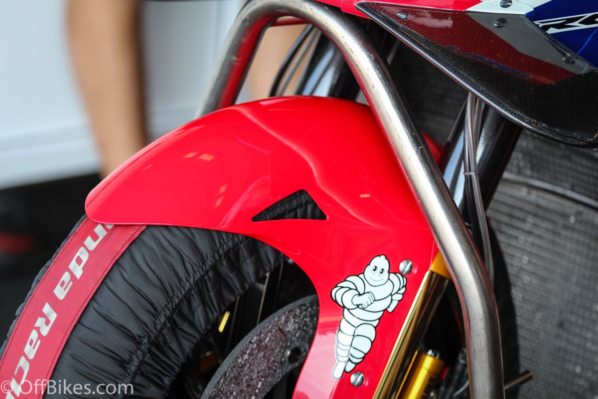 Technique : la Honda RC213V de <a href="/stefanbradl/">Stefan Bradl</a> au #CzechGP. #MotoGP