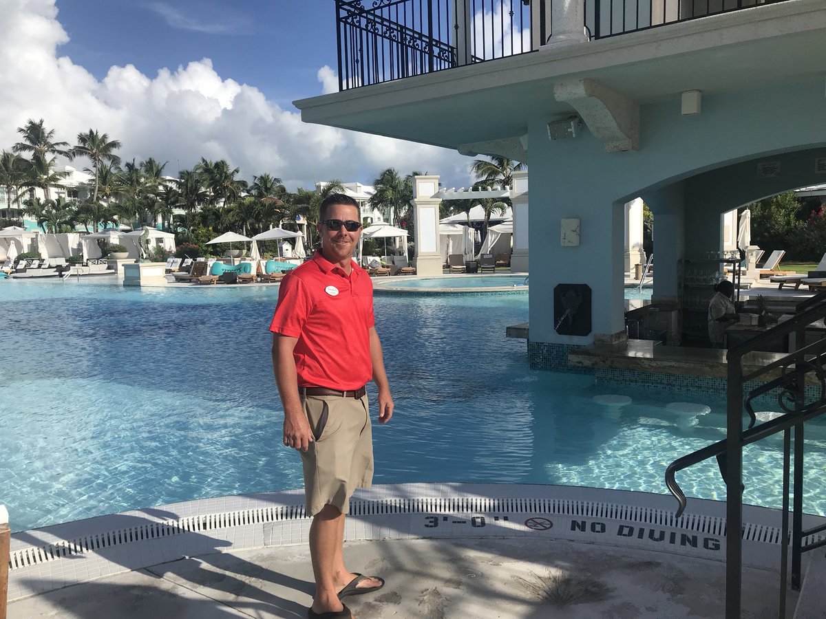 FuzzHerridge's tweet photo. Hanging with my buddy Logan Knapp at his course Emerald Bay Golf Course in Exuma Bahamas https://t.co/50F6ogEtbB