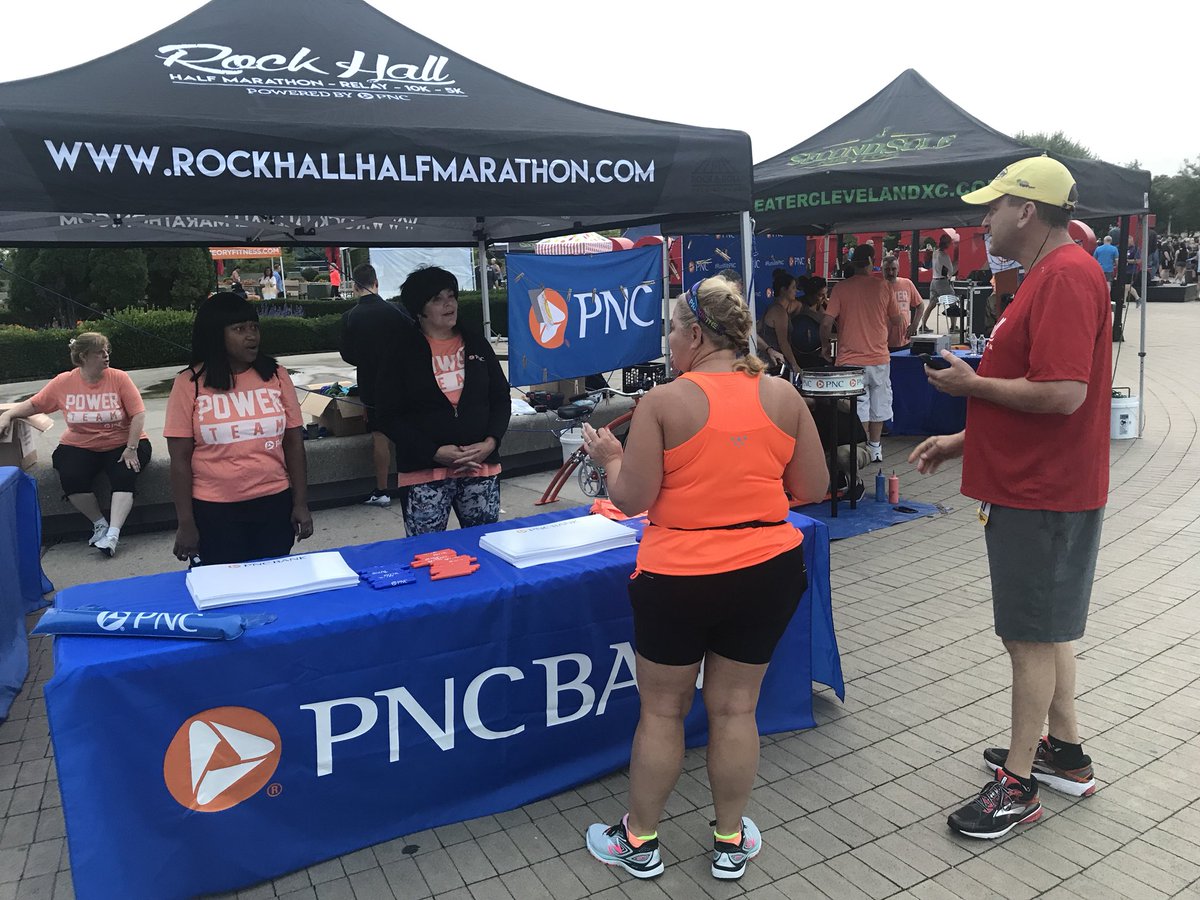 ErinD_PNC's tweet photo. What a beautiful morning to #RunWithPNC at the @RockHallHalf! All set up @rockhall in front of the @PNCBank stage and ready for a fun morning 🏃🏃🏼‍♀️🥇 https://t.co/8DpEwH0wMT