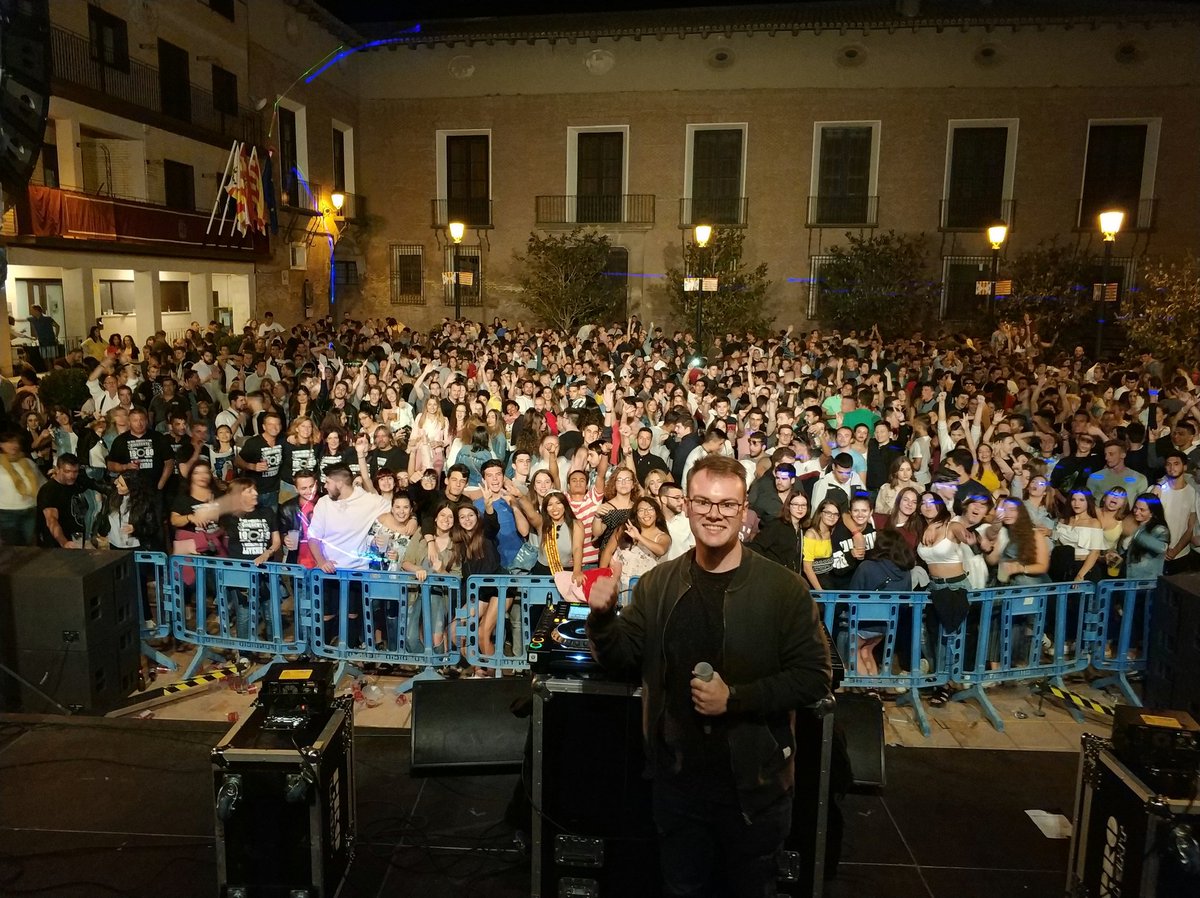 Familia... Mil gracias... Sois enormes 🙌🏻🔥❤️ #FiestasPedrola2018