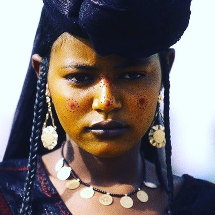 Entertale's tweet image. The beautiful Zarma women tribe costume that cut across entire West Africa nations. #africanwomen #blackwomen #africanbraids #african