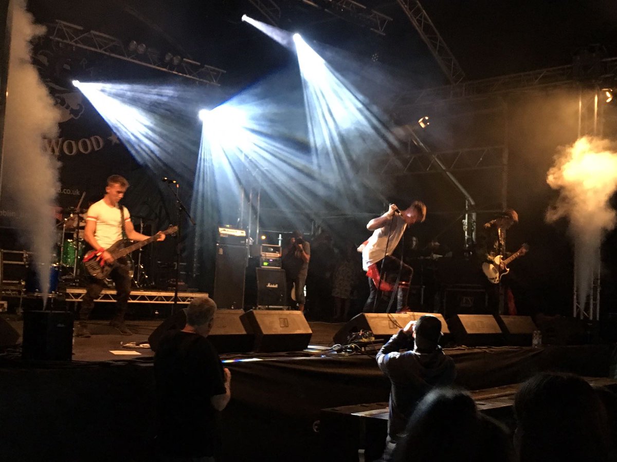 MuzoAkademy tweet media