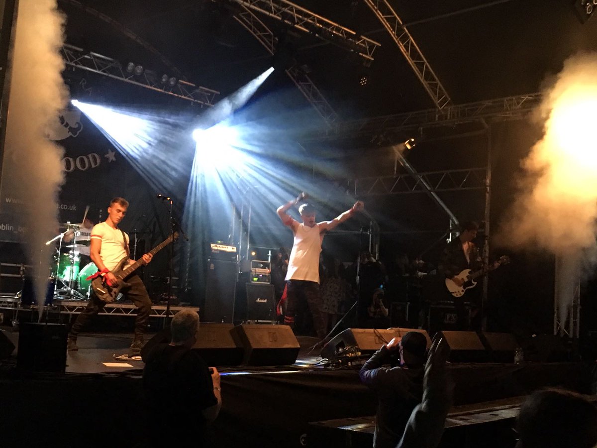 <a href="/TwistedStateOM/">TwistedStateOfMind</a> just blew everyone away last night! Some awesome shots from <a href="/MillieB18061830/">Millie Barrett</a> 

Rocking night <a href="/WitneyMusicFest/">WitneyMusicFestival</a>