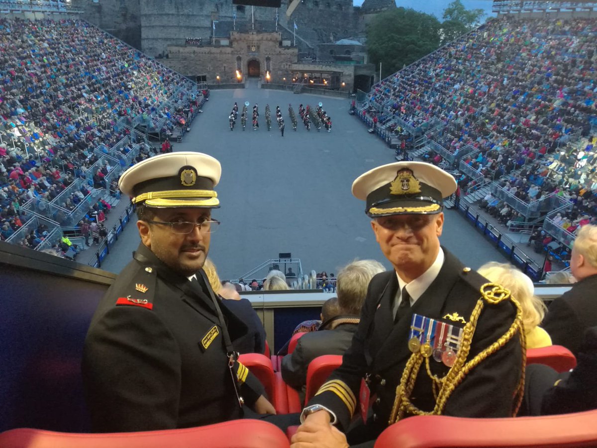 Ukinbahrain Auf Twitter: „#Ukinbahrain British Defence Attache Accompanied  #Bahrain Ltcdr Al Zayani To The 2018 Royal Edinburgh Military Tattoo.  #Edinburghtattoo #Military #Defencediplomacy Https://T.co/H89scvml3a“ /  Twitter