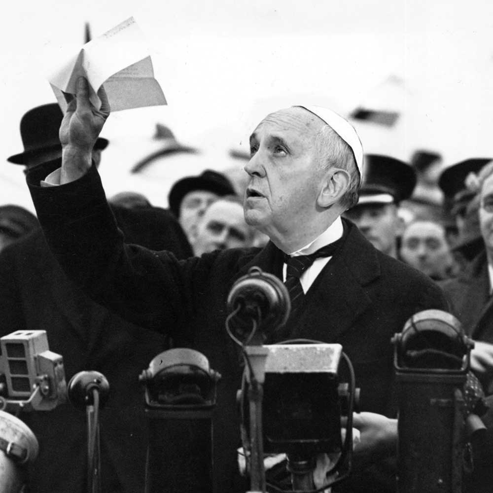 irlpol's tweet image. I have here a letter to the people of Ireland with my predecessor's signature on it.

What should I do with it?

#REPUDIATE